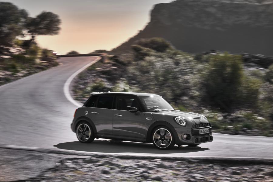  Mini Cooper S 5-Door (F56) 2018 года  (WW) (фото 29 из 86)